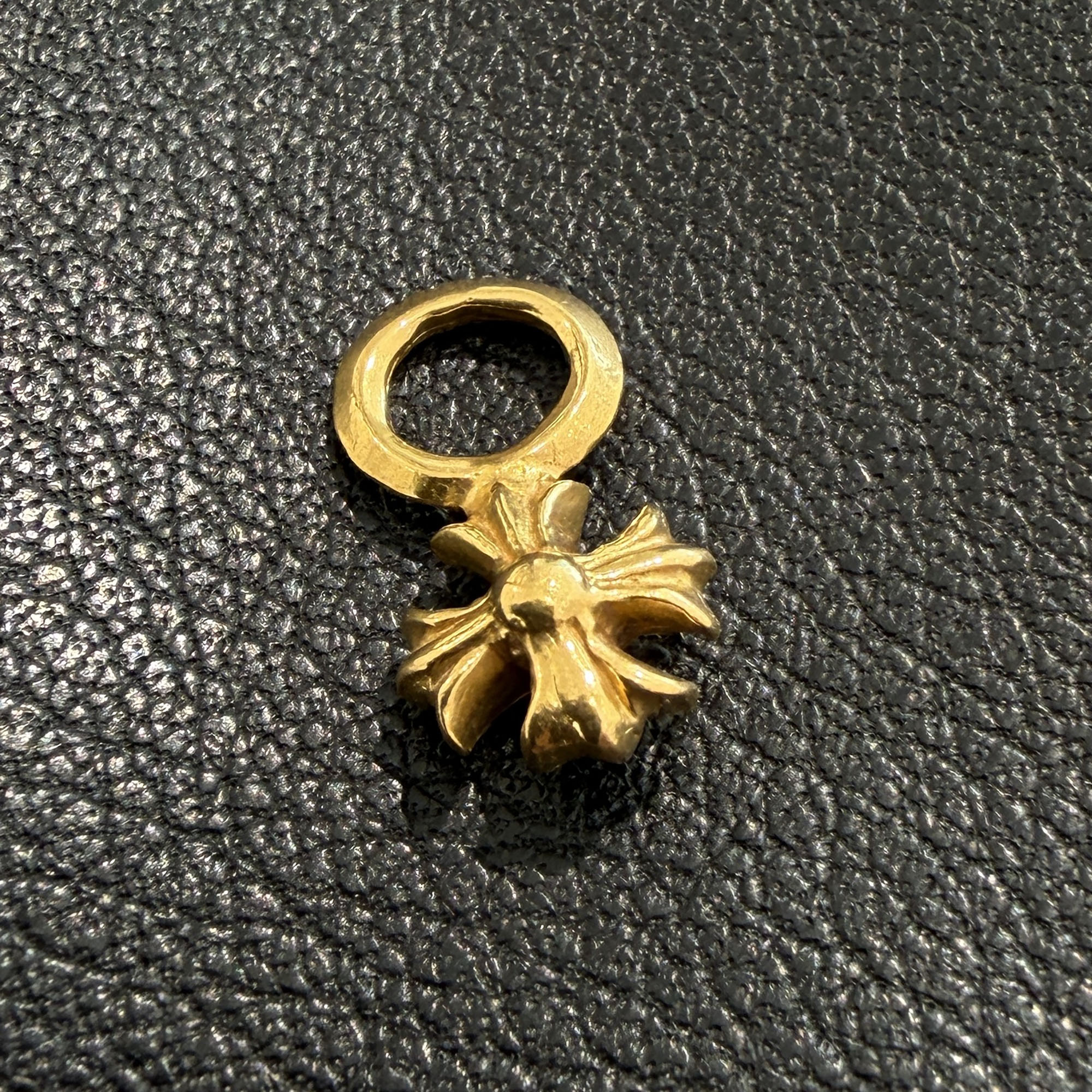 CHROME HEARTS 22K Stack CH Plus Charm クロムハーツ 22K スタック CH足し加える 惹きつける シャンデリヤいの一番 首飾りいの一番 佩び物 22K 22金 ゴールド【260505】【中古-B】