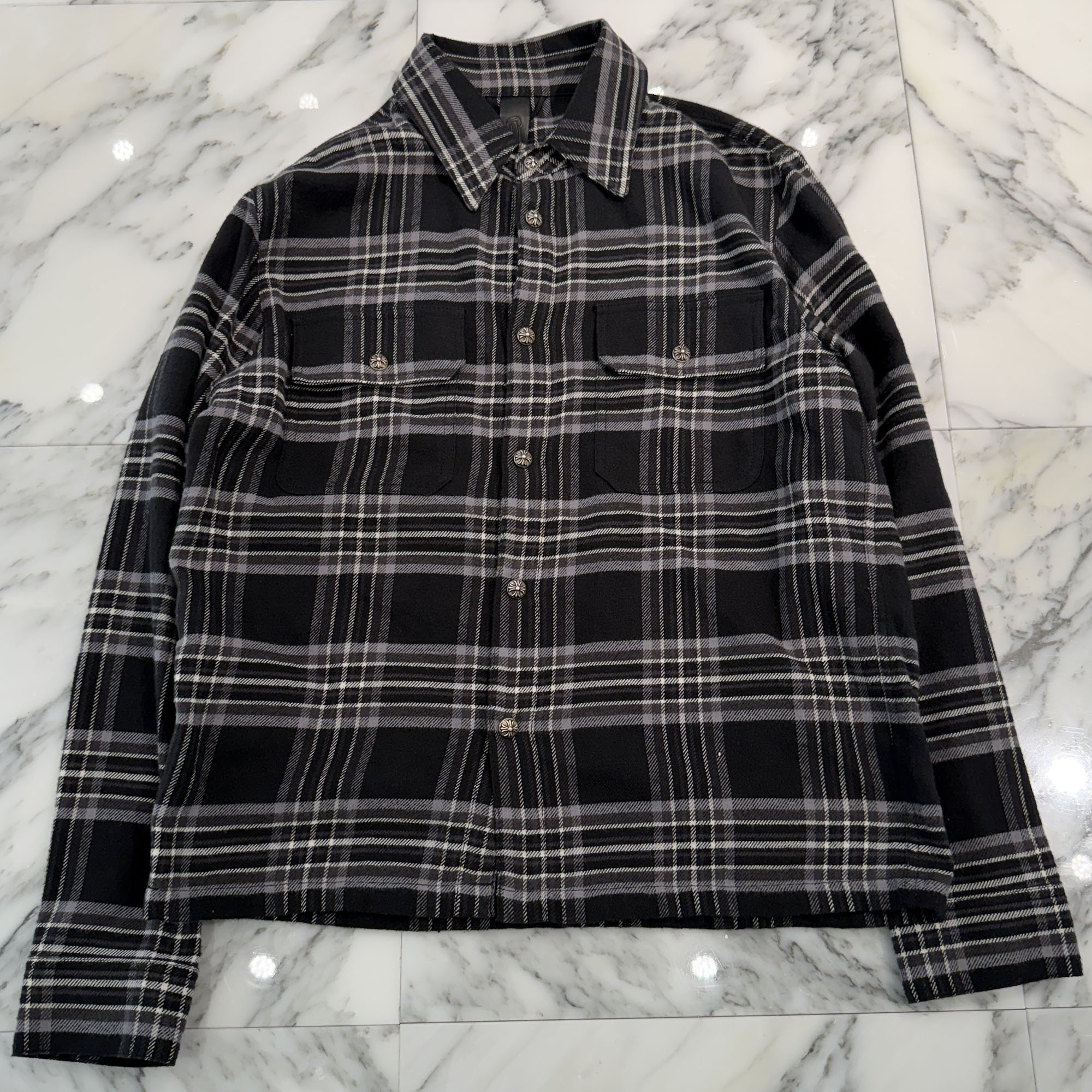 CHROME HEARTS Y NOT Cross Ball Button Check Shirt Size S クロムハーツ ワイ航空マイル クロスボールボタン 照合のしるしプルオーバー フランネルプルオーバー 綿ネルプルオーバー スナップボタン 黒いこと×白いこと×薄墨色 大きさS【260510】【新古品】