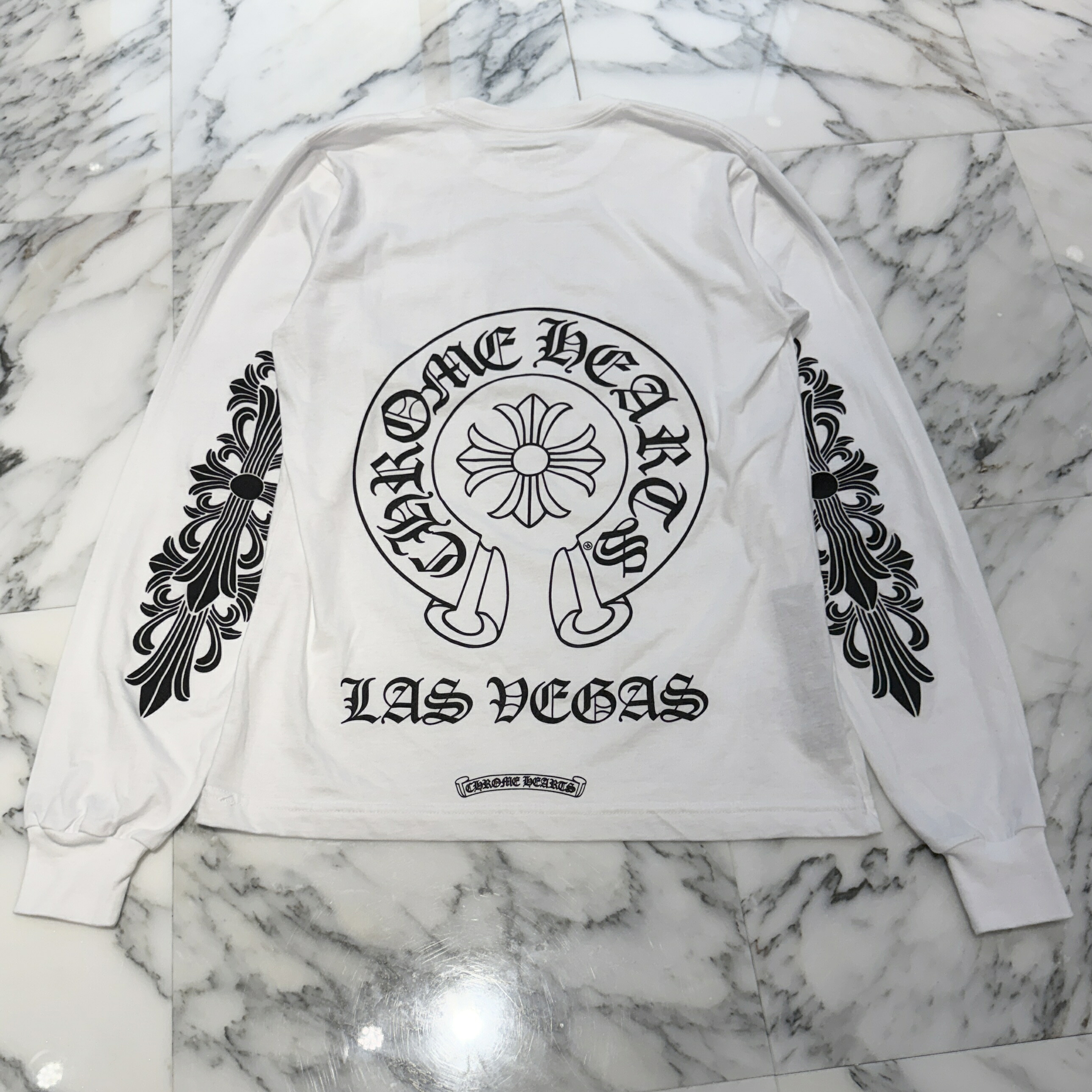 CHROME HEARTS Las Vegas Limited Horseshoe Long Sleeve Tee Size XXL クロムハーツ ラスベガス押さえる 馬沓 ロング衣袂 ティーシャツ 長袖カットソー ロンT 袖フローラルプリント 白いこと×黒いこと 大きさXXL【260524】【中古-B】