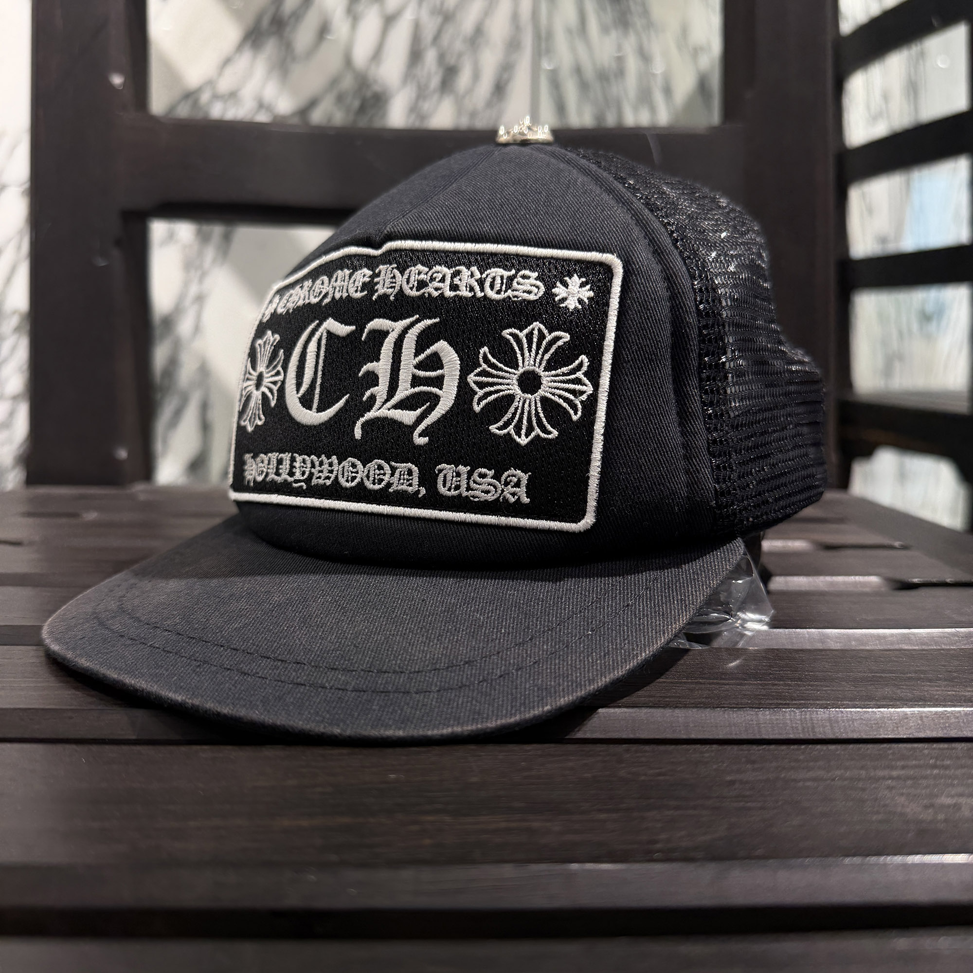 CHROME HEARTS Hollywood Limited Mesh Trucker Cap Size ONE SIZE (53-60) クロムハーツ ハリウッド限定 メッシュ トラッカーキャップ メッシュキャップ CHプラス クロスボール ブラック サイズONE SIZE (53-60)【260527】【中古-B】|メメントスオンライン店