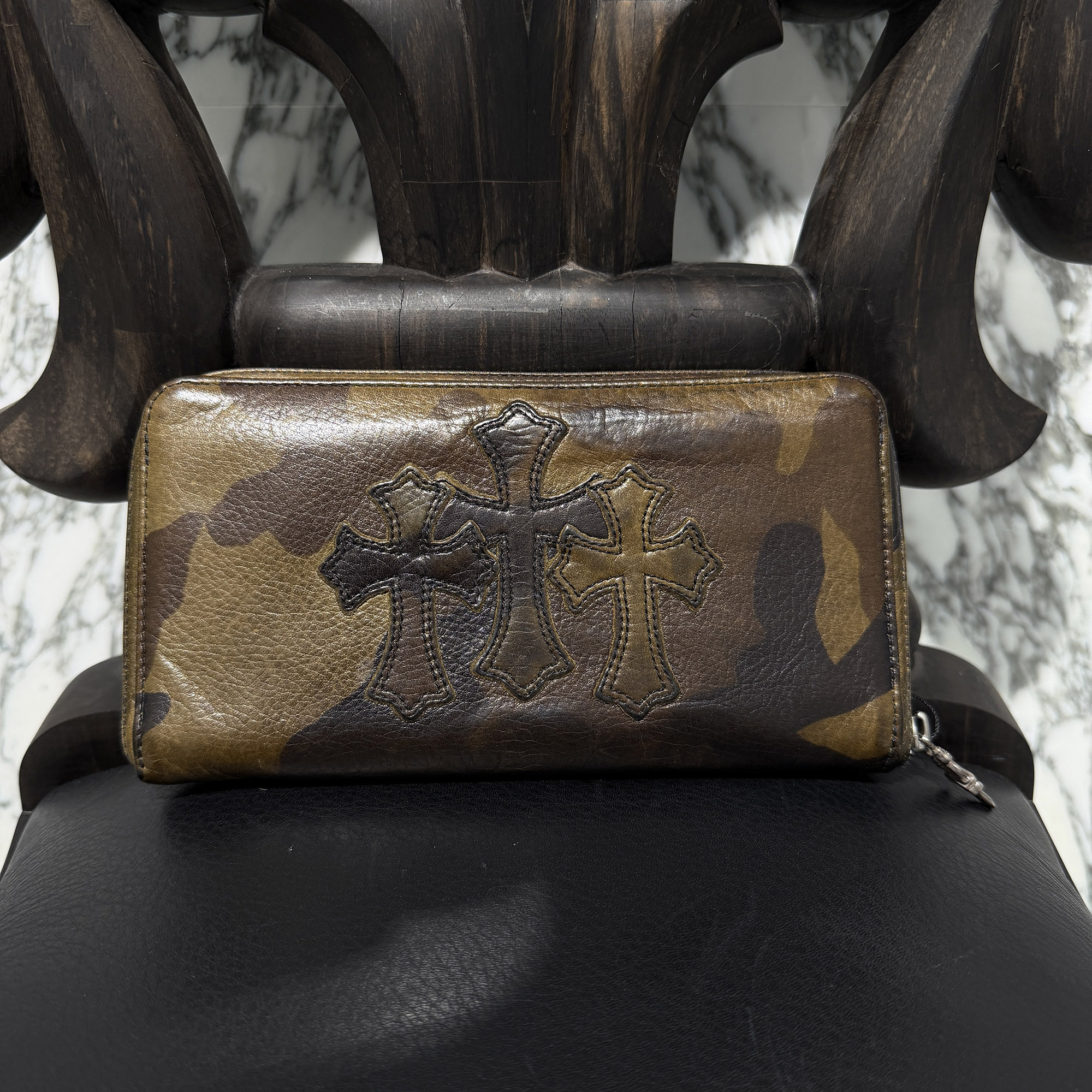CHROME HEARTS Camouflage 3 Cemetery Cross Leather Patch REC F ZIP Wallet クロムハーツ 化けの皮 3セメタリークロス なめし革継ぎ切れ レック F ジップ ウォレット 長金入れ レザーウォレット はりつけ台継ぎ切れ ラウンドジップ 化けの皮【260527】【中古-B】