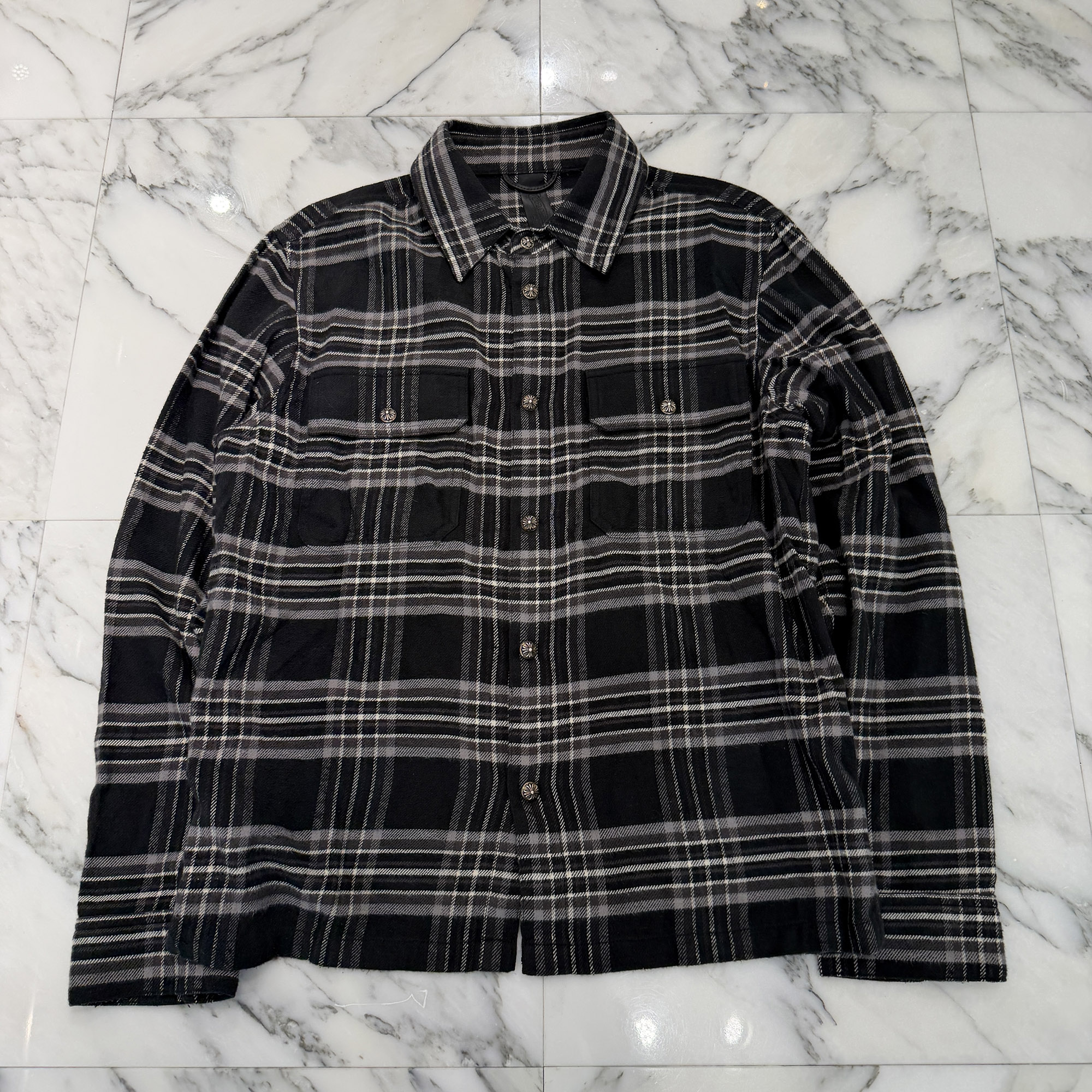 CHROME HEARTS Y NOT Cross Ball Button Check Shirt Size M クロムハーツ ワイ航空マイル クロスボールボタン 照合のしるしプルオーバー フランネルプルオーバー 綿ネルプルオーバー スナップボタン 黒いこと×白いこと×薄墨色 大きさM【260531】【中古-A】