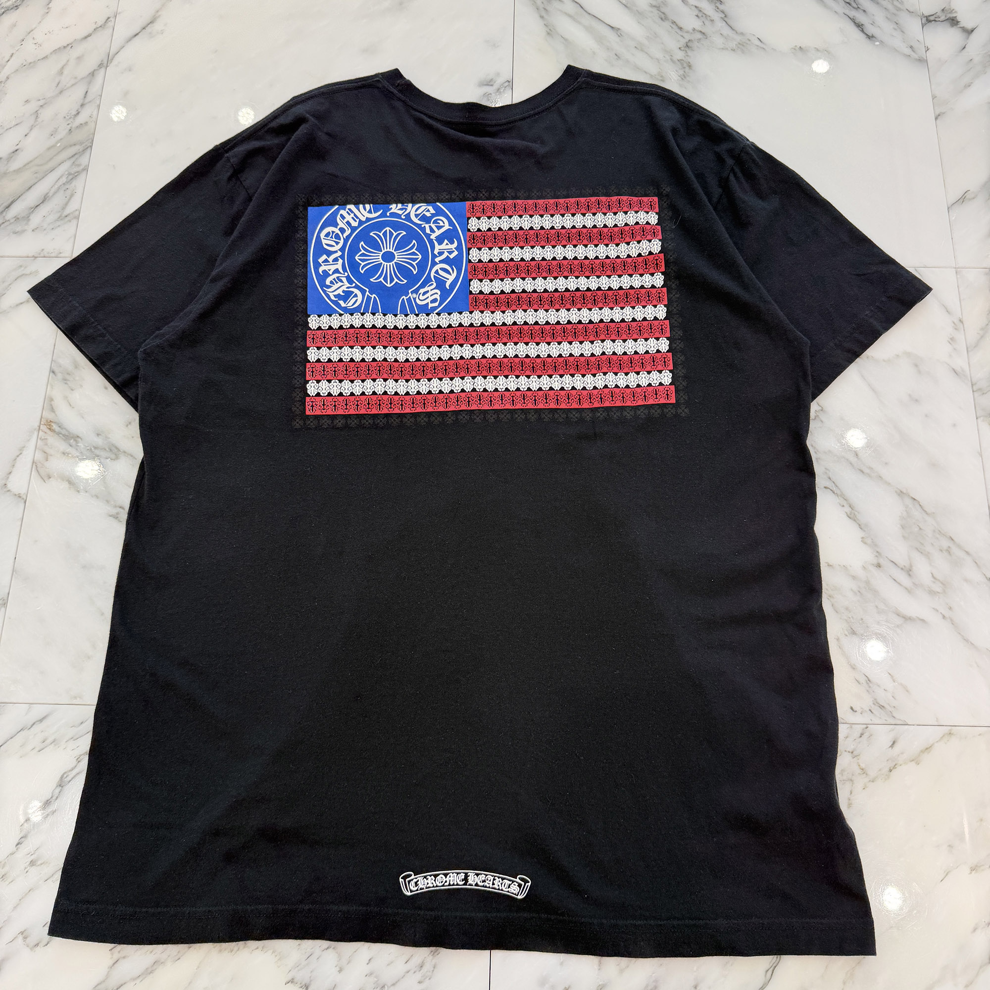 CHROME HEARTS American Flag Scroll Logo Tee Size XL クロムハーツ 亜米利加軍旗 スクロールロゴタイプ プルオーバー 半袖カットソー星条旗 ダガー 黒いこと×赤いこと×青色×白いこと 大きさXL【260602】【中古-B】