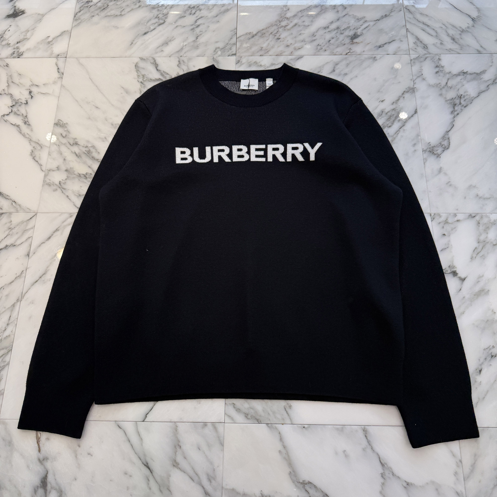 BURBERRY Logo Intarsia Knit Sweater 8024532 Size M バーバリー インターシャロゴ 編み物プルオーバー 羊毛編み物 オーバーサイズフィット 米国海軍×白いこと 大きさM【260603】【中古-A】