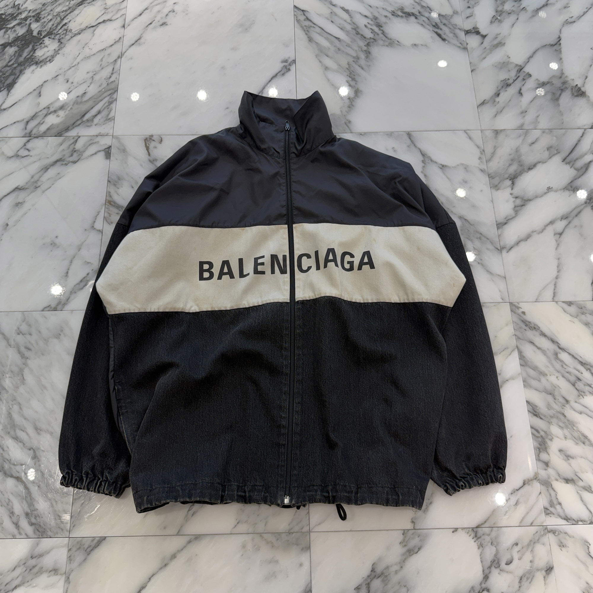 BALENCIAGA 2019SS Logo Print Poplin Shirt Blouson 529213 TBQ03 Size 36 バレンシアガ ロゴプリントポプリンシャツブルゾン ジャンパージャケット フロントロゴ オーバーサイズ ウォッシュ加工 素材切り替え ブラック×ホワイト サイズ36【260605】【中古-B】|メメントスオンライン店