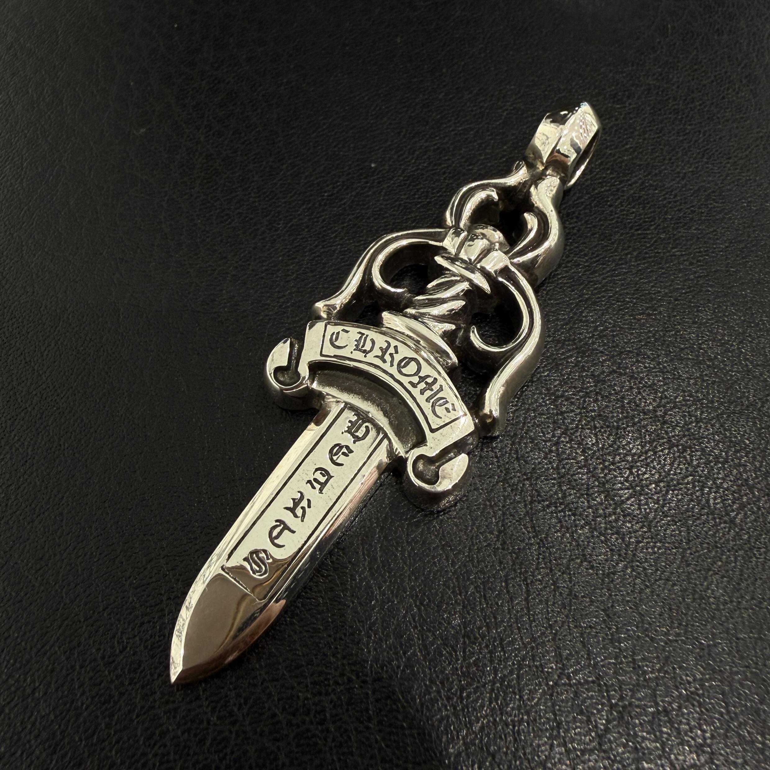 CHROME HEARTS Large Dagger Pendant Top クロムハーツ ラージダガーペンダントトップ 首飾り しろがね色925 付属物 しろがね色【260606】【中古-A】