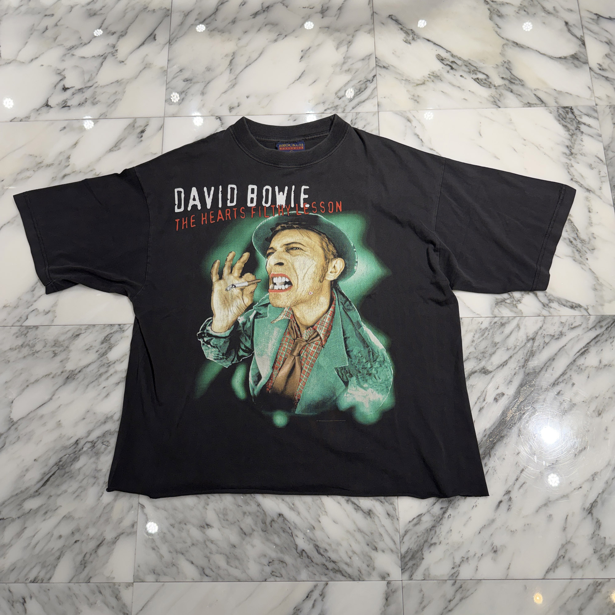 Vintage 90\u0027s David Bowie \"The Hearts Philly Lesson\""1995 BROCKUM S/S Tee Size XL ヴィンテージ 90\u0027s デヴィッド・ボウイ \""ザ・ハーツ・フィルシー・レッスン\""1995 ブロックム社製 プルオーバー 周遊旅行T 小間絵刷り上げる 黒いこと×緑であること 大きさXL【260607】【中古-A】"
