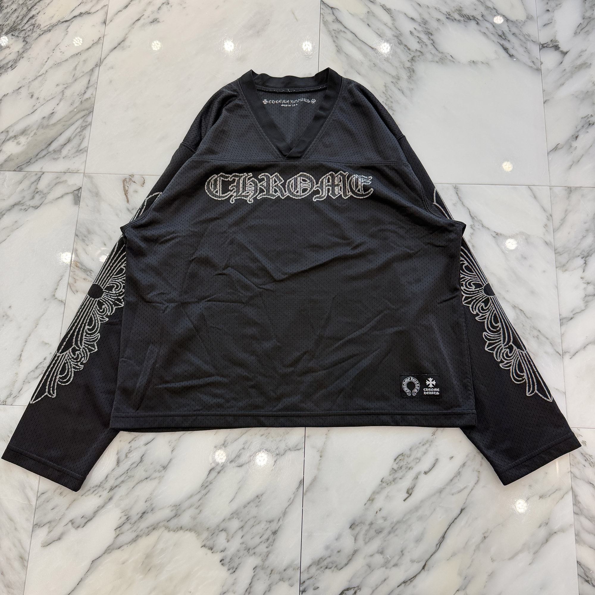CHROME HEARTS Mesh Warm Up Jersey L/S Tee Size S クロムハーツ メッシュウォームアップジャージー ロング衣袂ティーシャツ ロンT 袖フローラル スクロールロゴタイプ 黒いこと×しろがね色 大きさS【260608】【中古-B】