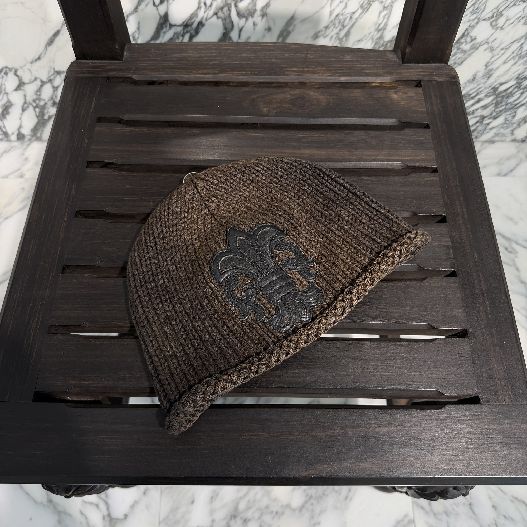 CHROME HEARTS BS Flare Cross Patch Beanie クロムハーツ BS太陽フレア はりつけ台継ぎ切れ ビーニー 編み物帽 年寄りのCr 太陽フレアどんぶり鉢 なめし革継ぎ切れ 赤銅色×黒いこと【260608】【中古-B】