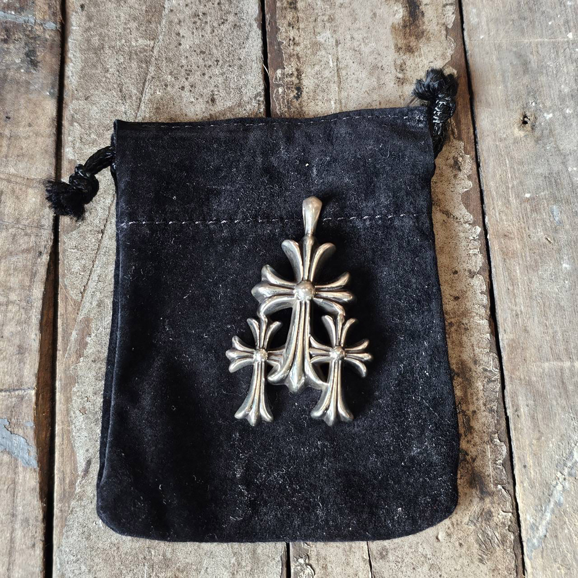 CHROME HEARTS Small Triple Cross Pendant Top クロムハーツ スモール トリプル差し交わす シャンデリアいの一番 首飾りいの一番付属品 差し交わす動機 しろがね色925 しろがね色【260611】【中古-A】