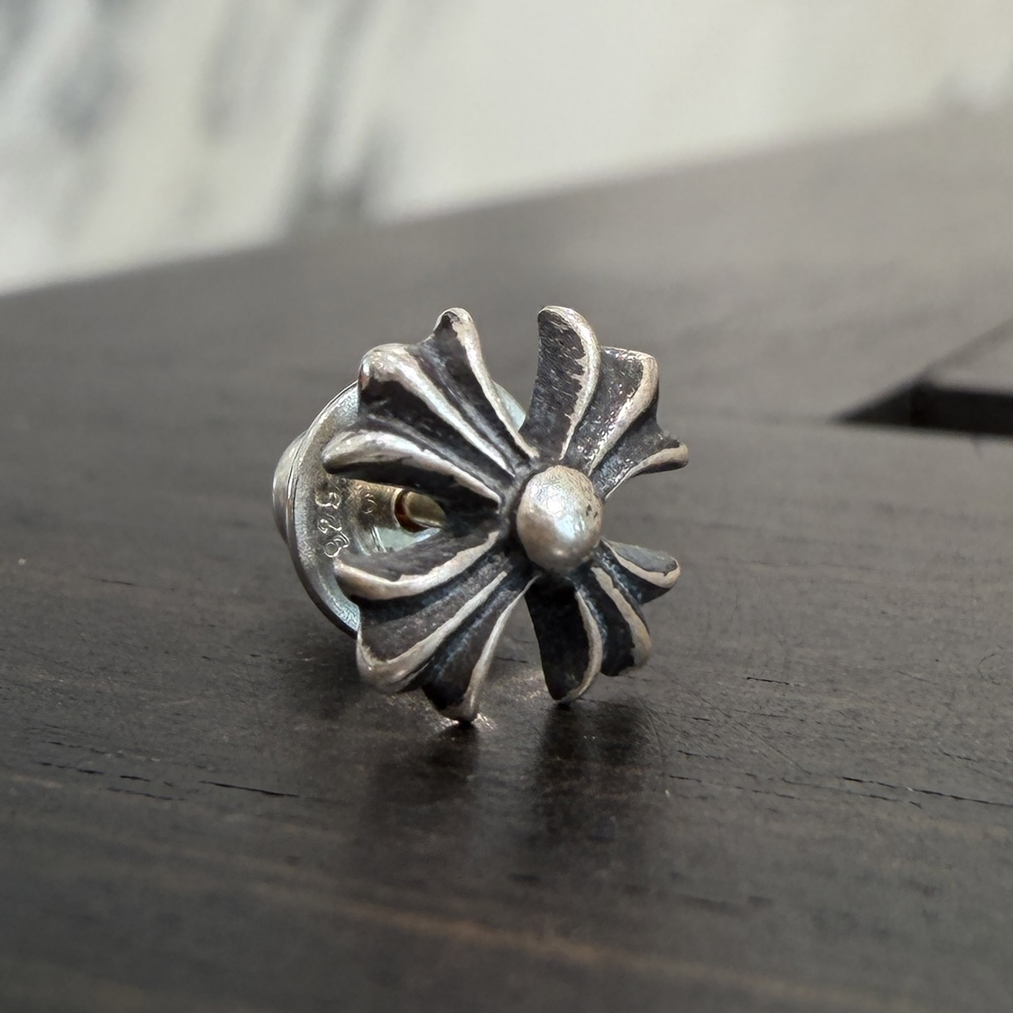 CHROME HEARTS CH Plus Cross Stud Earring クロムハーツ CHプラス クロス スタッズ イヤリング ピアス アクセサリー シルバー925 シルバー【260717】【新古品】｜メメントスオンライン店