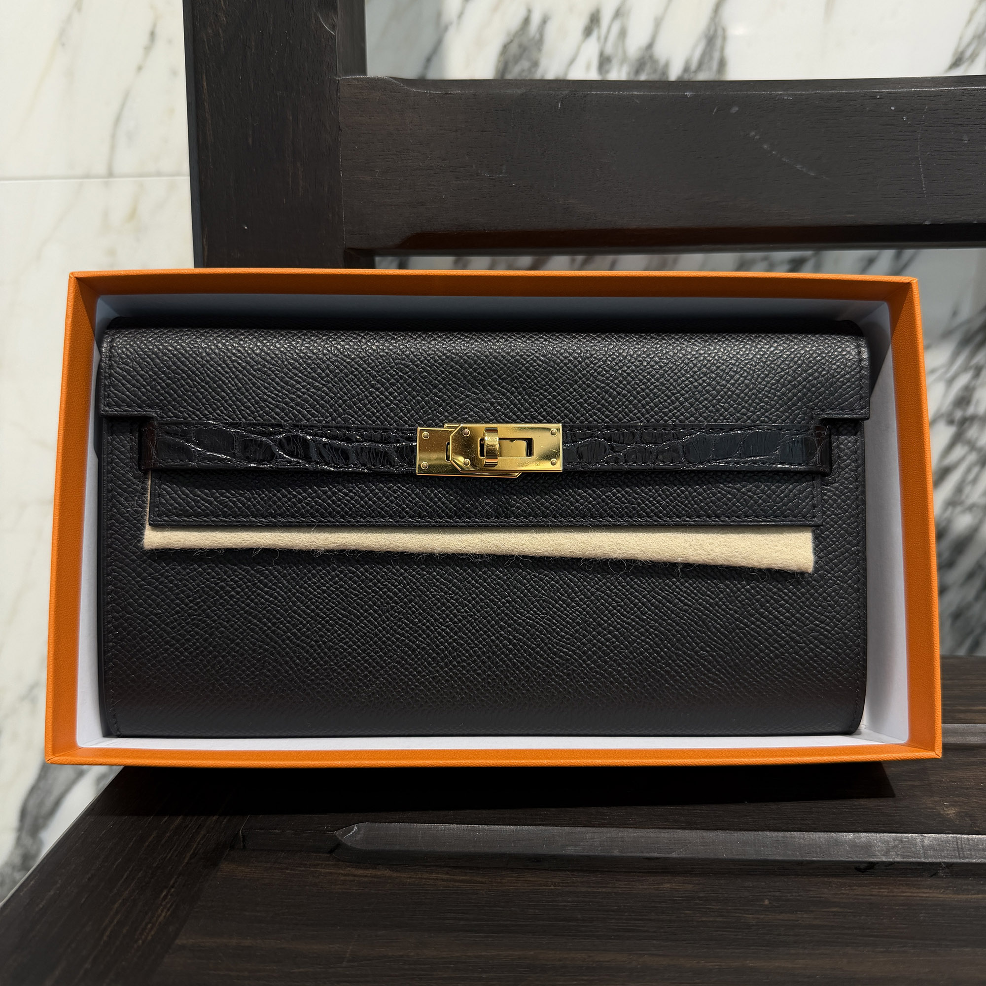 HERMES Kelly Wallet Long To Go Touch "NOIR" Leather Shoulder Bag B刻印 エルメス ケリー ウォレット ロングトゥゴー タッチ "ノワール" レザーショルダーバッグ 長財布 ゴールド金具 素材切替 アリゲーター ヴォーエプソン ノワール B刻印【260721】【中古-A】|メメントスオンライン店