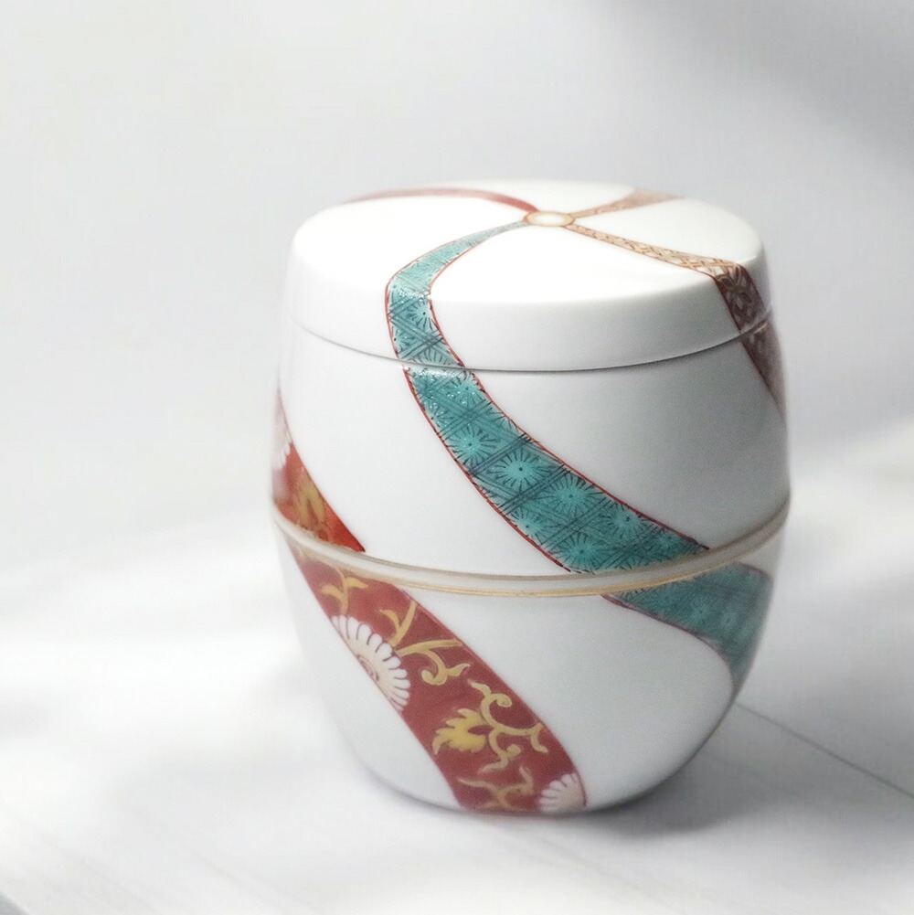 骨壷 骨壺 有田焼 大輪の花 6寸 有田焼の骨壷 穴あき 骨つぼ 分骨 納骨 法事 手元供養 家族葬 密葬 ペット可 骨壷（骨壺） 有田焼 彩牡丹 6寸 高さ約19.5cm×胴径約18cm