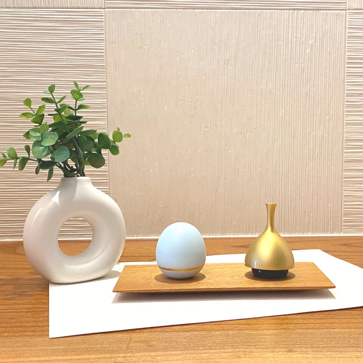 供養台 手元供養 ステージ 台座 木製【 パステル玉慈&times;エコー犬&times;かさね敷板9&times;18（くるみ）】 選べる骨壷 可愛い 骨壺 ミニ骨壷 ペット骨壷ミニ 携帯用骨壷 分骨用【正規品】手元供養 ネジタイプ 金属製 骨壷 骨壺 たまご型 骨壷 大型犬 小型犬｜高岡仏壇　メモリアル心羽