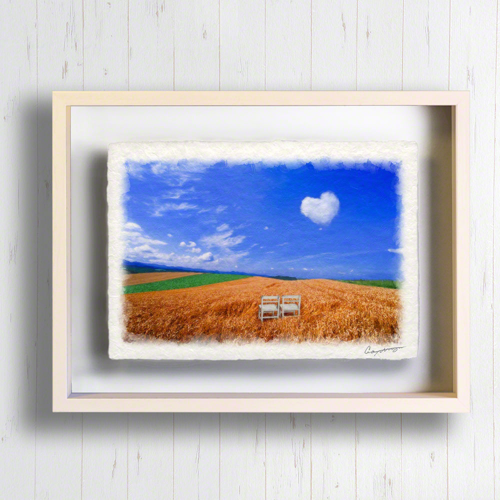 和紙の絵写真 額入り 63x51cm インテリアアートパネル 玄関 夏 5万円 青 五万円 絵画 「ハートの雲と麦畑の中の白い椅子」 北欧 雑貨 インテリア モダン 50000円 壁紙・装飾フィルム | eu-agencies.net