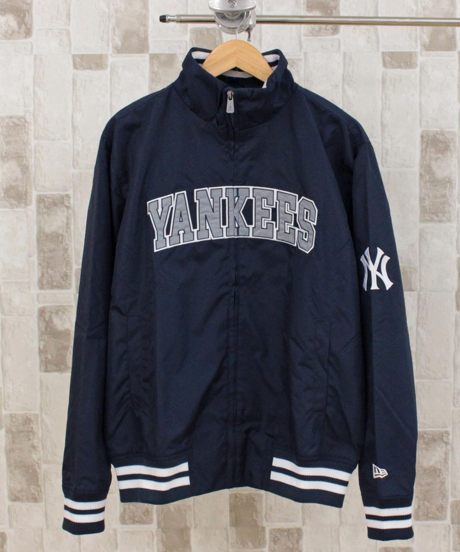 貨物輸送無料 NEW ERA ニュー内鰓 スタジャン メンズ 貨物自動車上衣 TRACK JACKET GENUINE MERCHANDISE NE97150 MC