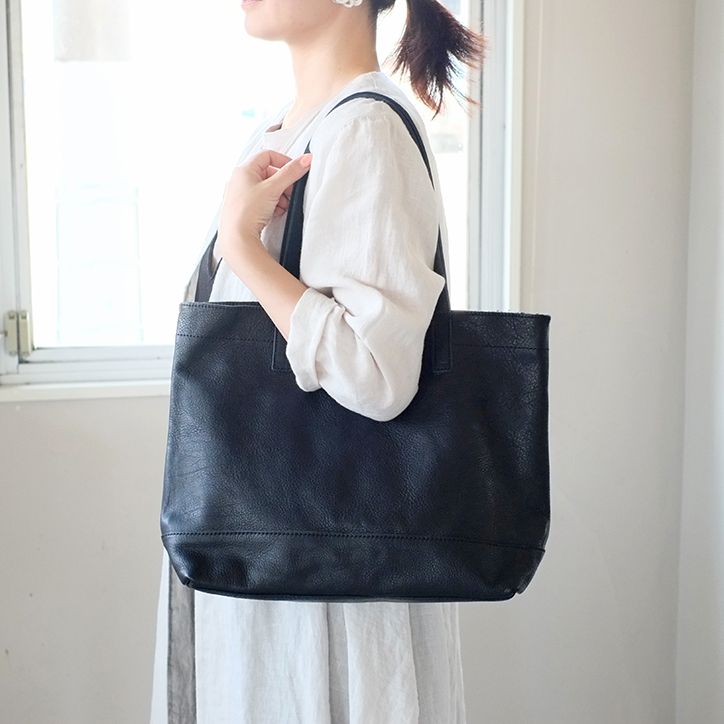 楽天市場 Claska クラスカ Do ドー Sac Noir レザー トートバッグ トート バッグ カバン 手提げ 肩掛け 革 本革 牛 ブラック 黒 メンズ レディース シンプル シック おしゃれ ギフト 贈り物 あす楽対応 インテリア雑貨mercato メルカート