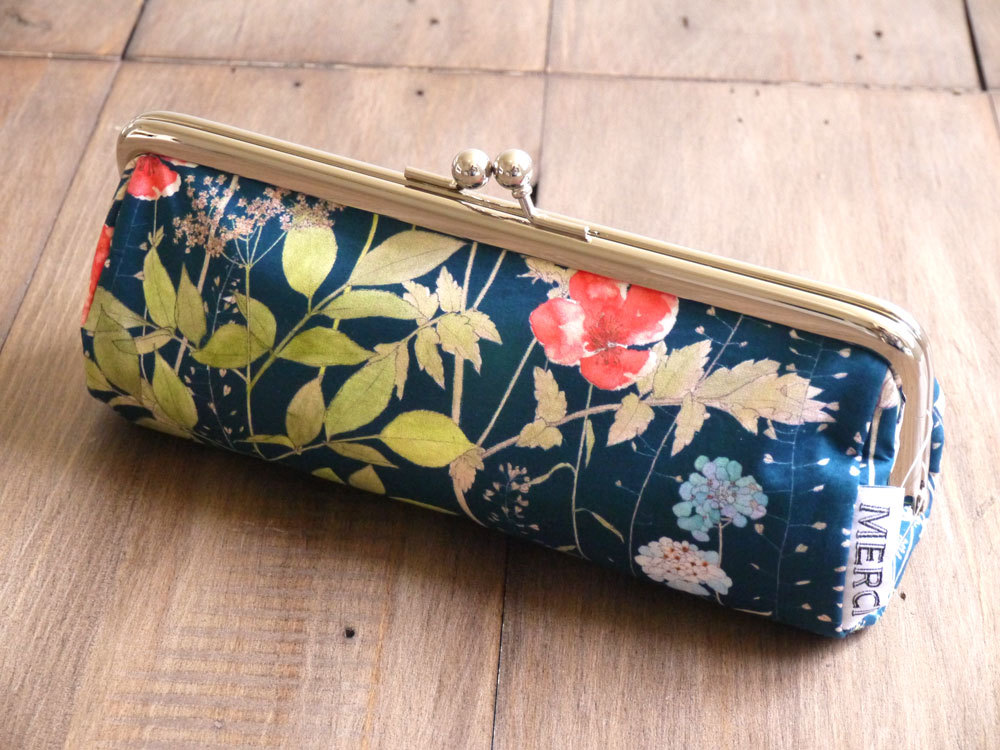 楽天市場 Libertyリバティプリント タナローンを使ったtawara型がま口ペンケース ポーチ Irma イルマ Merci あやの小路 Lg 3c リバティプリントショップmerci