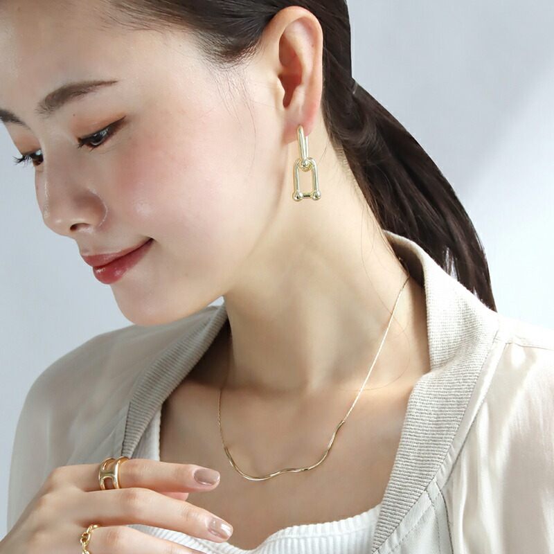 Uリンクチェーンピアス チェーン Uリンク 上品 ピアス 大ぶり 揺れる
