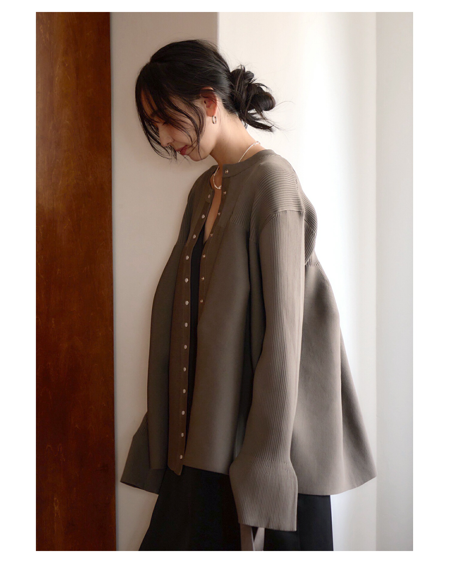 SHIORI×MERI ボリュームペプラムカーデ 楽天市場】SHIORI×MERI ボリュームペプラムカーデ : meri