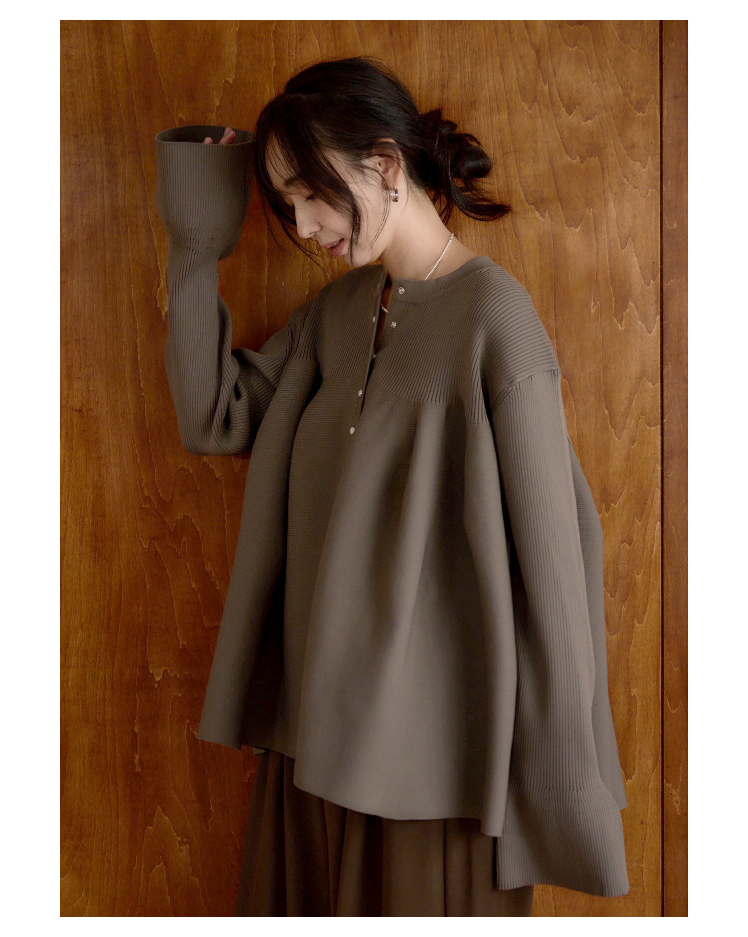 SHIORI×MERI ボリュームペプラムカーディガン(グレーブラウン) 楽天市場】SHIORI×MERI ボリュームペプラムカーデ : meri