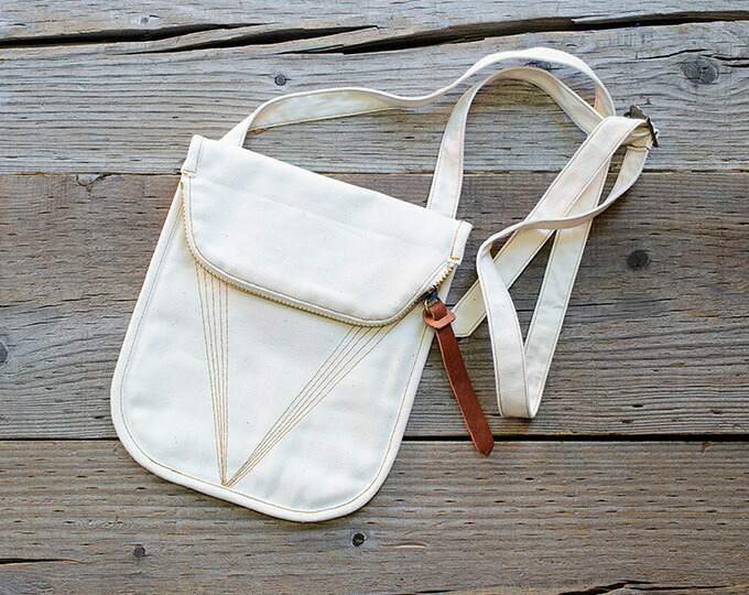 [ GERUGA ] クロスボディーバッグ / CROSS BODY BAG (ecru)｜MESS AROUND