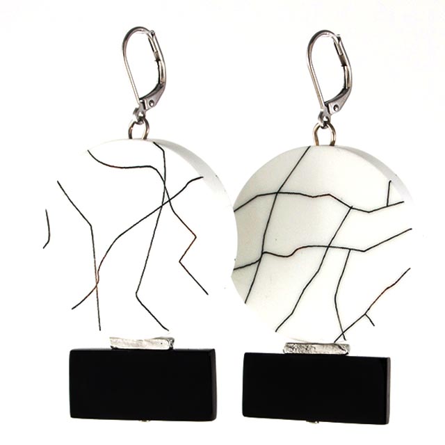 あすつく アンマリーシャニョン アクセサリー Vibrationコレクション ピアス イヤリング インポート 金属アレルギーにやさしい Amc Vib Vicky White Balticatextil Com