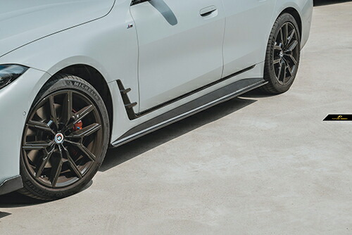 【FUTURE DESIGN 正規品】BMW 4シリーズ G26 グランクーペ Mスポーツ サイドスカート 本物DryCarbon ドライカーボン エアロ カスタム