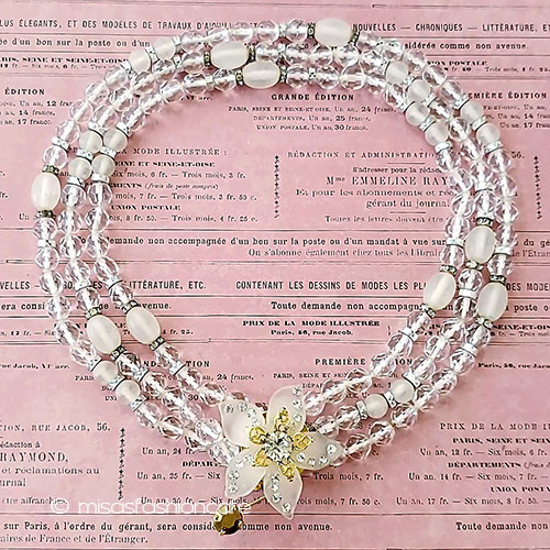 ヴィンテージアクセサリー 3連お花ネックレス Vintage ジュエリー アンティーク アクセサリー コスチュームジュエリー 【海外直輸入USED品】|ミサズ・ファッション・カフェ