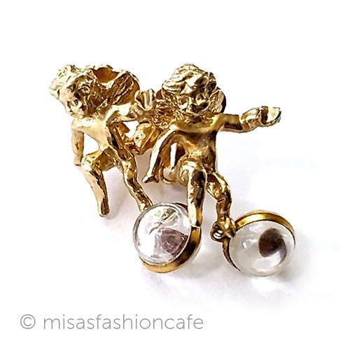 アンティークイヤリング　エンジェル　幸運の天使　ヴィンテージアクセサリー　アンティークジュエリー　　Vintage　 骨董　蚤の市　ヴィンテージジュエリー　コスチュームジュエリー　ギフト　プレゼント【海外直輸入USED品】