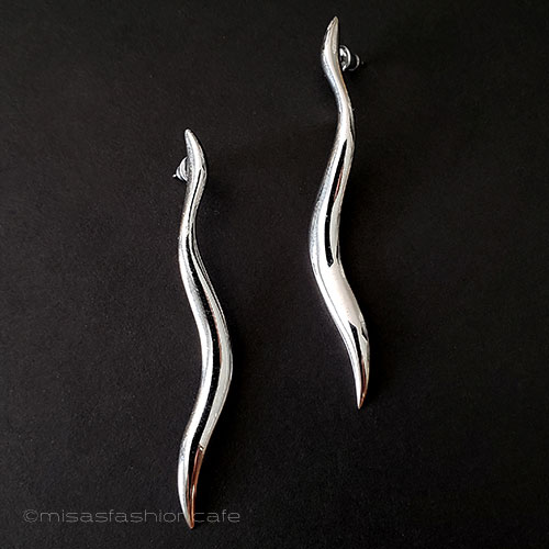 TRIFARI　トリファリ　ロング　ピアス　ヴィンテージジュエリー　ビンテージ　Vintage・　アンティーク　アクセサリー　コスチュームジュエリー 【海外直輸入USED品】