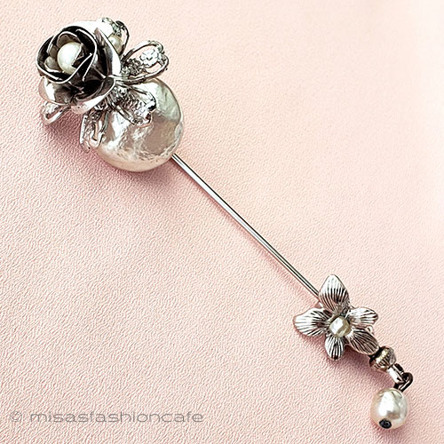 ミリアムハスケル　バロックパールの花ブローチ　Miriam Haskell　Vintage　ヴィンテージジュエリー　アンティーク　コスチュームジュエリー　アクセサリー　ギフト　プレゼント　蚤の市　骨董　　【海外直輸入USED品】