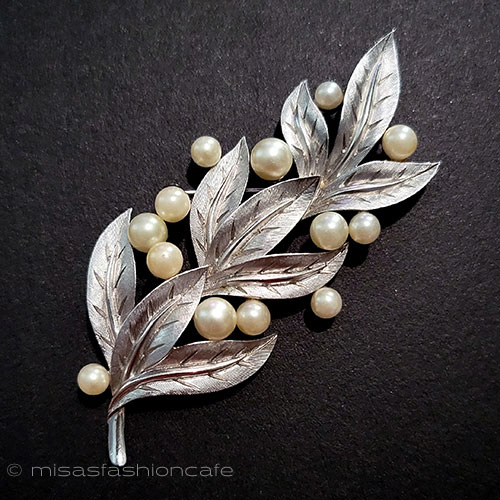 楽天市場】Trifari トリファリ ブローチ ハナミズキのお花