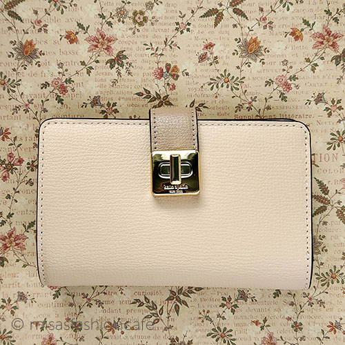 Kate spade ケイトスペード 鍵を掛ける金具 二つ折り紙入れ 折紙入れ