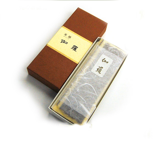 【有煙】風韻　伽羅【送料無料】【線香（ご自宅用）】【高級線香】【有煙線香】短寸・100本入り[彼岸 お悔みにお線香を送る お悔やみ 墓参用品 墓参り お線香を送る 喪中見舞い 線香 お線香 春 お彼岸 仏具 墓参 お悔み 進物用お線香 四十九日 お墓参り]