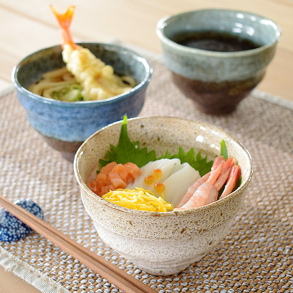 食器 茶碗 おしゃれ 和食器 モダン お好み丼 美濃焼 毎日がバーゲンセール 小丼 カフェ風 ミニ丼 南蛮瑠璃吹き 湖水 アウトレット 渕茶うのふ粉引  変形削りお好み丼