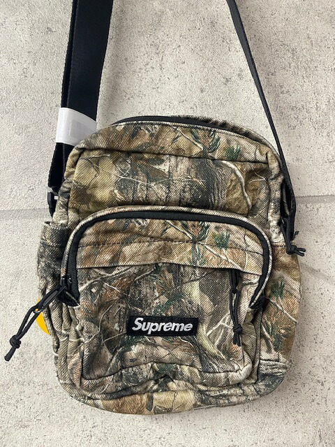 2025FW/FW25/Supreme Denim Shoulder Bag/デニムショルダーバッグ/サコッシュバッグ/Real Tree AP Camo/リアルツリーカモ/迷彩/カモフラージュ/メンズ/レディース/BOX LOGO/ボックスロゴ/25AW/2025AW/エイジング加工