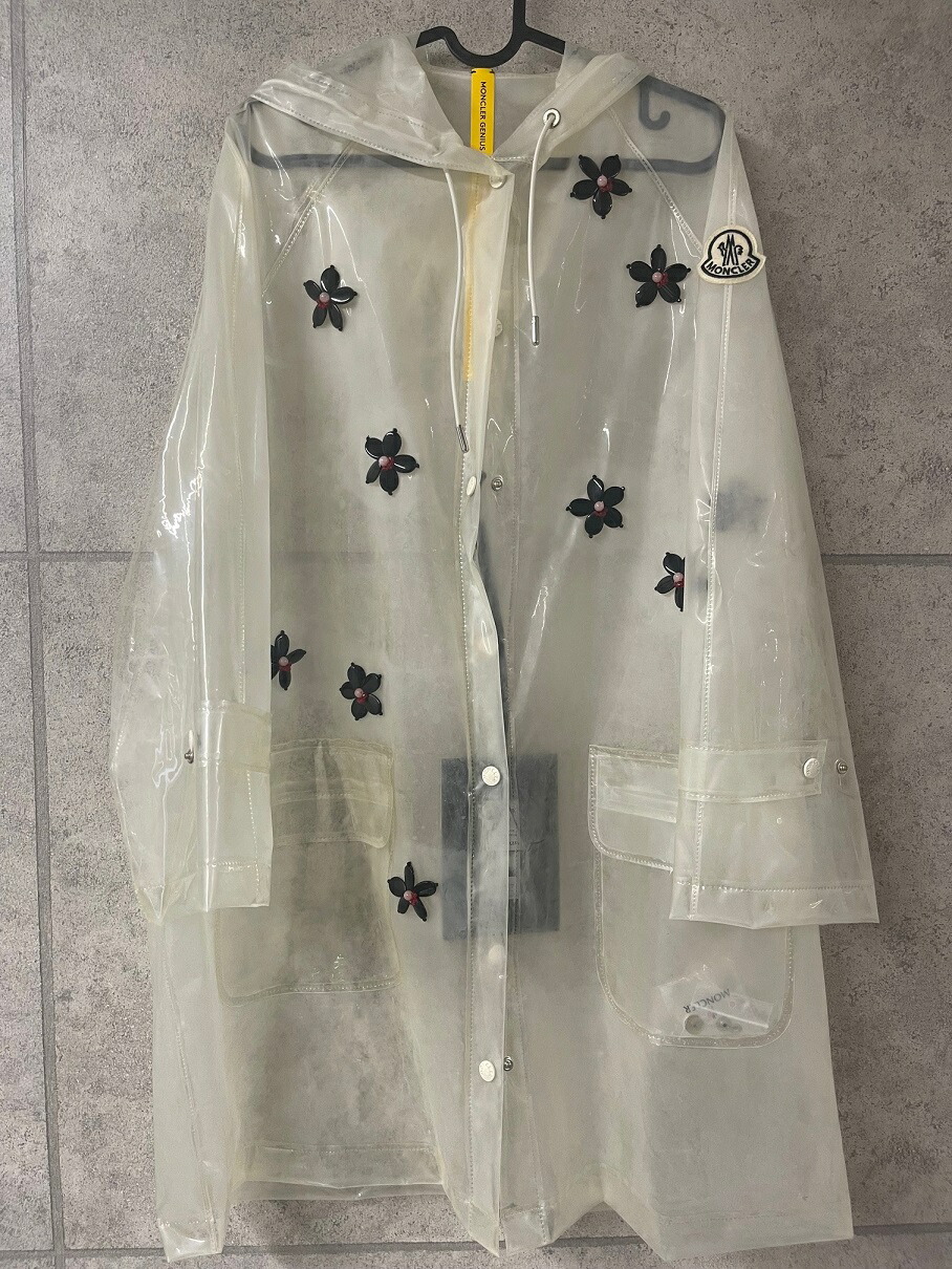【極上美品】MONCLER PRINTSEPSレインコートアイボリー 極上美品】MONCLER PRINTSEPSレインコートアイボリー