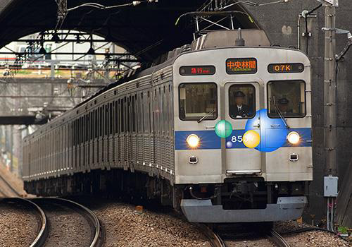 楽天市場】東急電鉄8500系（シャボン玉 行先表示点灯）基本4両編成