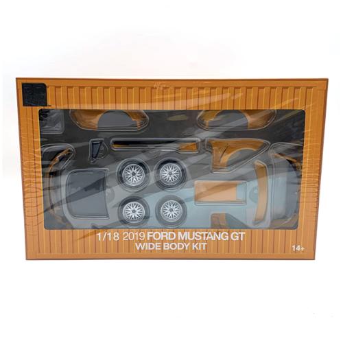 61001ACC DIECAST MASTERS 1/18 マスタング 19 ワイドボディアクセサリーパック フューリーオレンジ