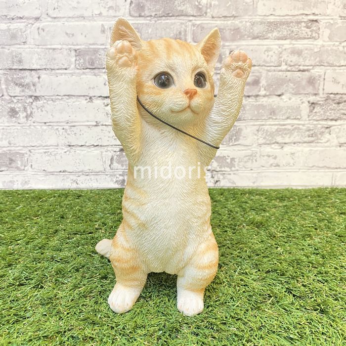 楽天市場 ベニーズキャット 手をあげろ 茶トラ白 猫 置物 可愛い リアル アニマルオブジェ インテリア かわいいネコ 動物 子猫 仔猫 ガーデンオーナメント 玄関先 庭 雑貨 ミドリス 楽天市場店