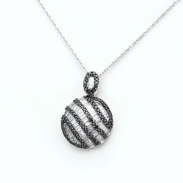 【緑屋質屋】特選ジュエリー　ブラック・ホワイトダイヤネックレス　1.00ct　K18WG【中古】