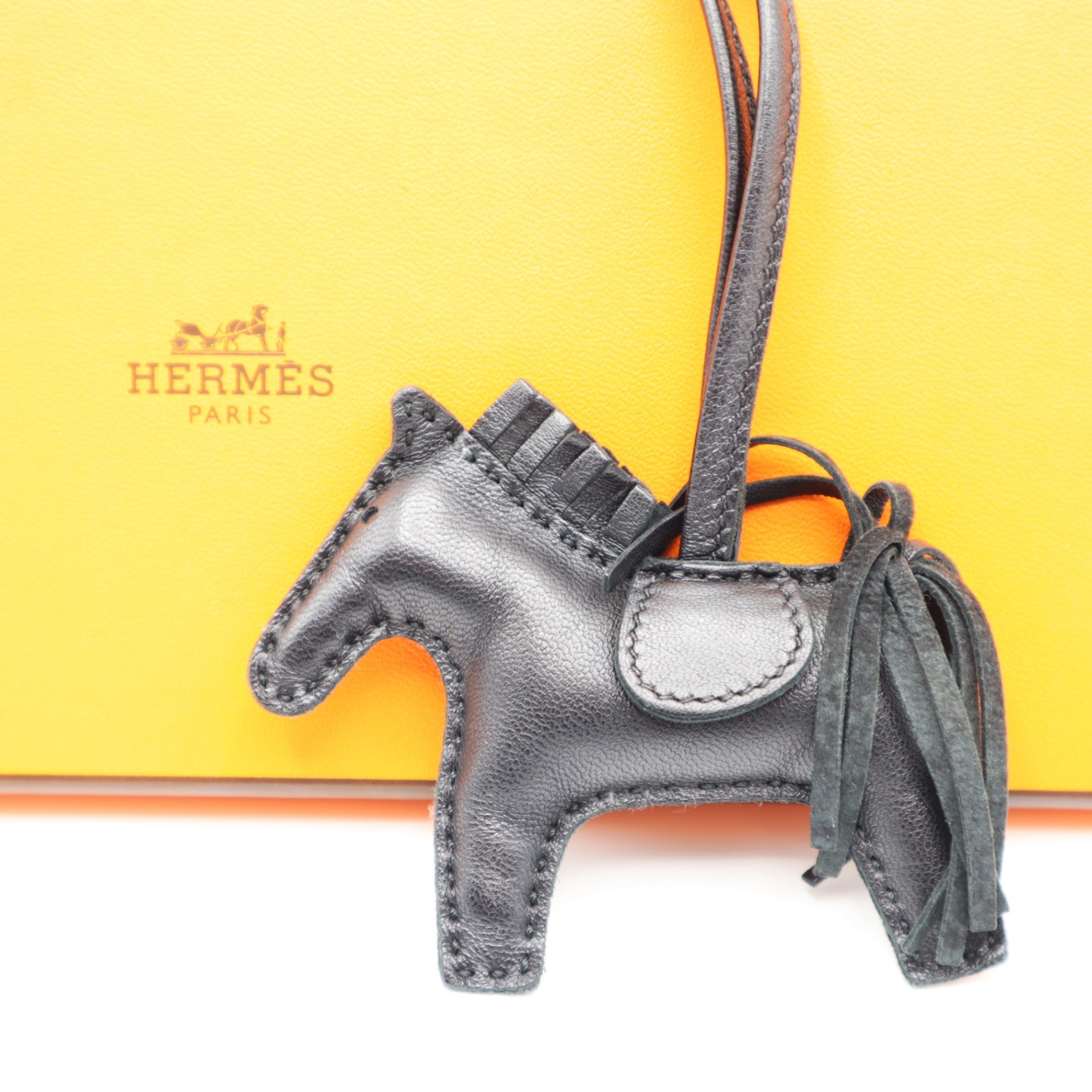 HERMES エルメス バディパンク アニューミロ ブラック B刻印 SV金具 エルメス バディ パンク バッグチャーム アニューミロ/ムートン