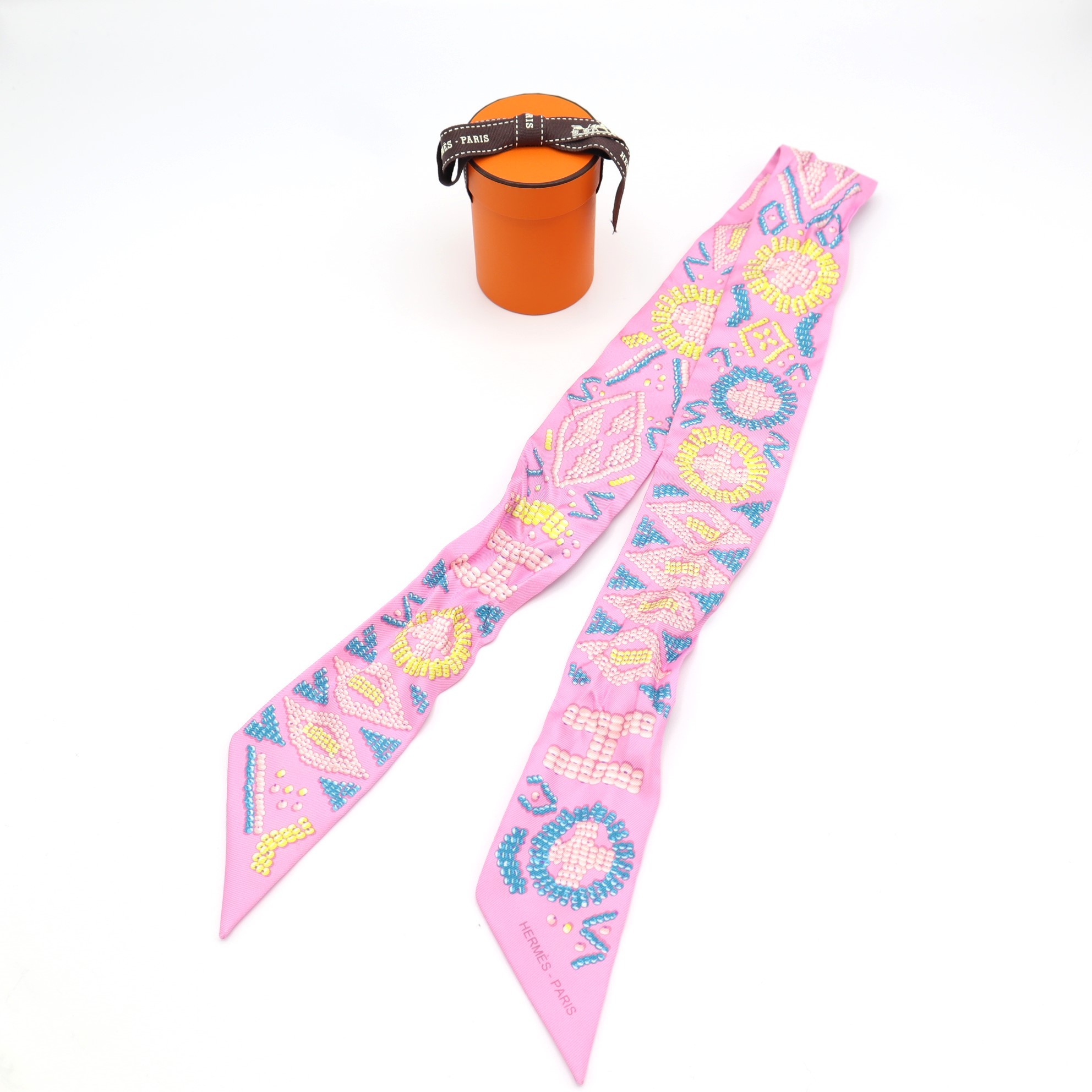 エルメスツイリー KELLY EN PERLES クレーム/フランボワーズ エルメス