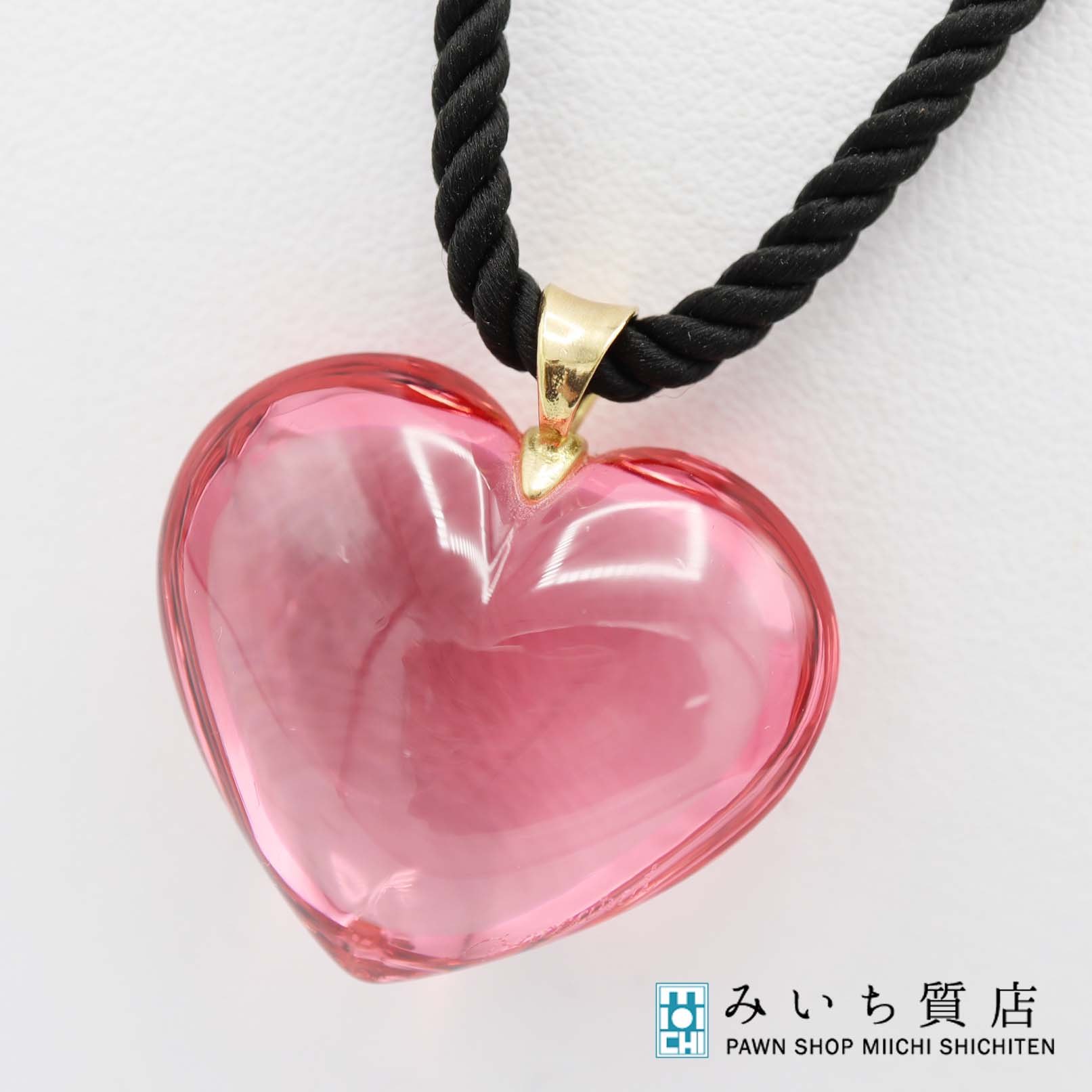 美品　バカラ　赤いクリスタルハートネックレス　ゴールド金具　ロゴ バカラ ハートモチーフ・クリスタルハートネックレス