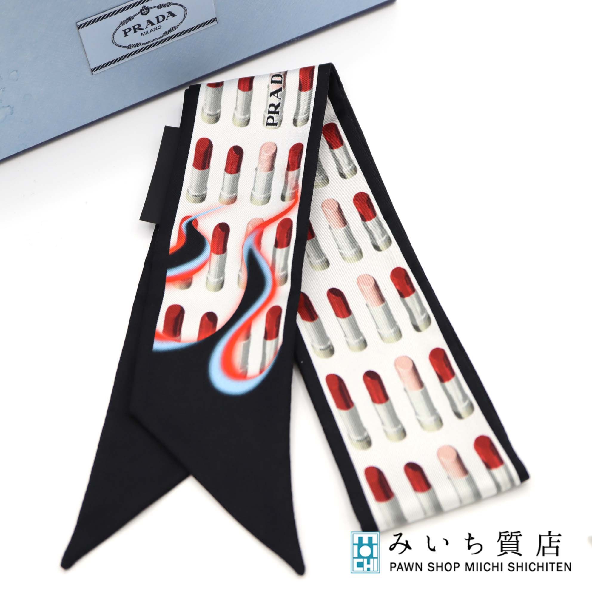 非売品PRADA 三角スカーフ【新品未使用・箱付き】 非売品PRADA 三角スカーフ【新品未使用・箱付き】 - メルカリ
