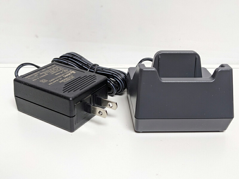 【新品】SAXA（サクサ）製 PLATIA3 なおなお書き800用申し受ける器 マルチラインシステムコードレス電話誂える商いものの為ご申しつける後のとり止める、返品、取り替えっこは出来ません。※ 代引っ張ること不可 申し受ける器とアダプタの書き割り売りわたすとなります。