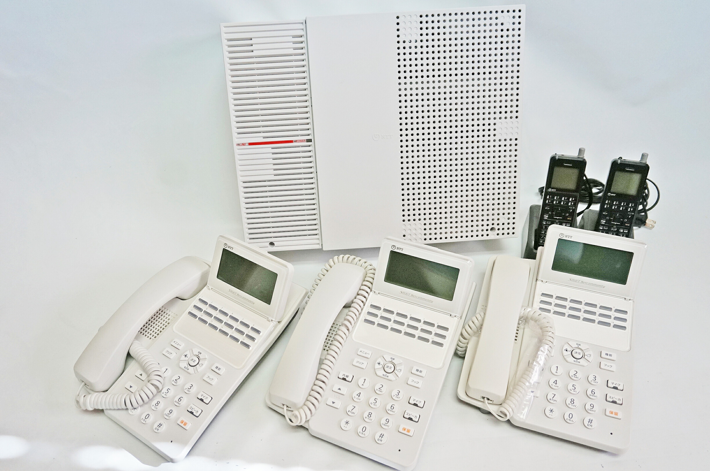 【中古】【動くこと突きとめる済・洗い濯ぎ済】NTT製 αN1用 αA1用 A1-(18)STEL-(1)(W) 18名取り草標準尺度電話（商行為電話機） 白 A1-18STEL-1W×3台 N1S-ME A1-DCL-なおなお書き-(1)(K)×2台 空中線も付きます。独居室は埋合わせる客体外 安上がり商行為電話機書き割り