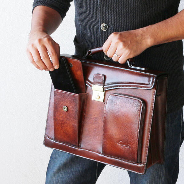 楽天市場】ダレスバッグ 被せ 鍵付き A4ファイル対応 薄マチ スリム