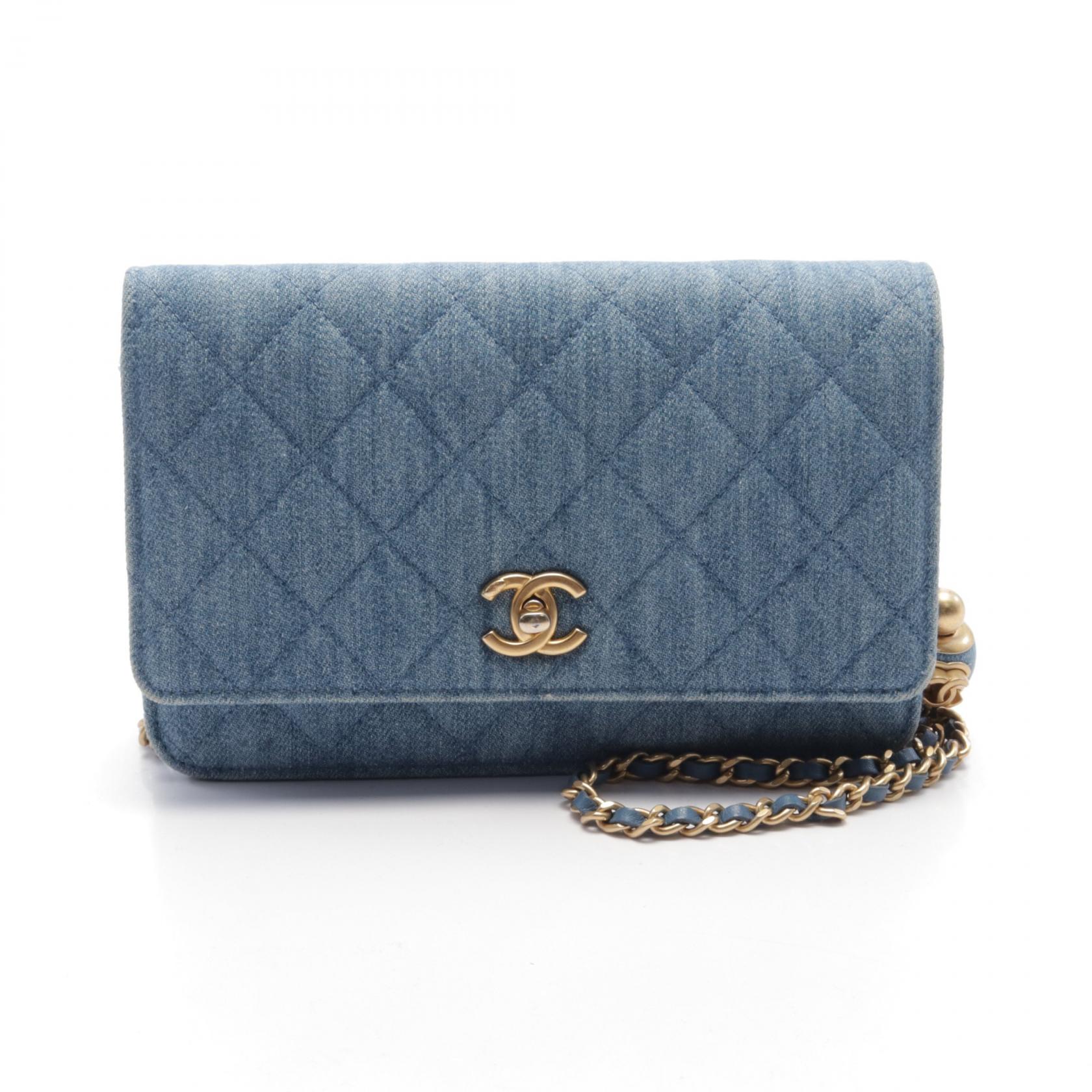 定番☆CHANEL シャネル ポーチ ミディアム マトラッセ CCロゴ 定番☆CHANEL シャネル ポーチ ミディアム マトラッセ CCロゴ